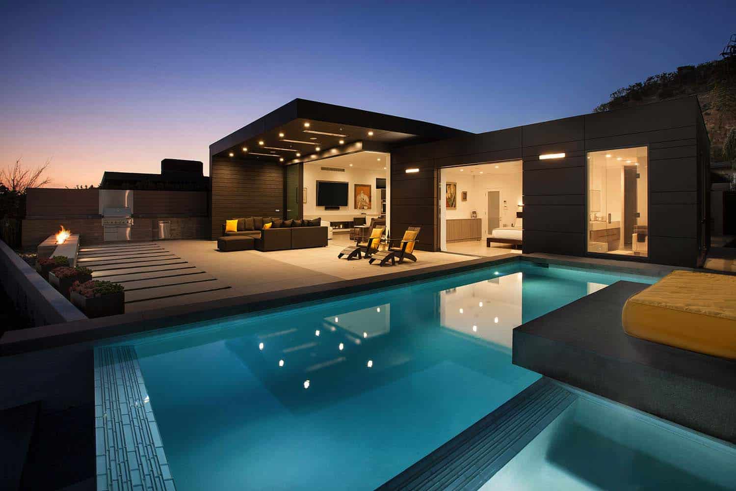 Striking Contemporary Home-Abramson Teiger Architects-03-1 Kindesign