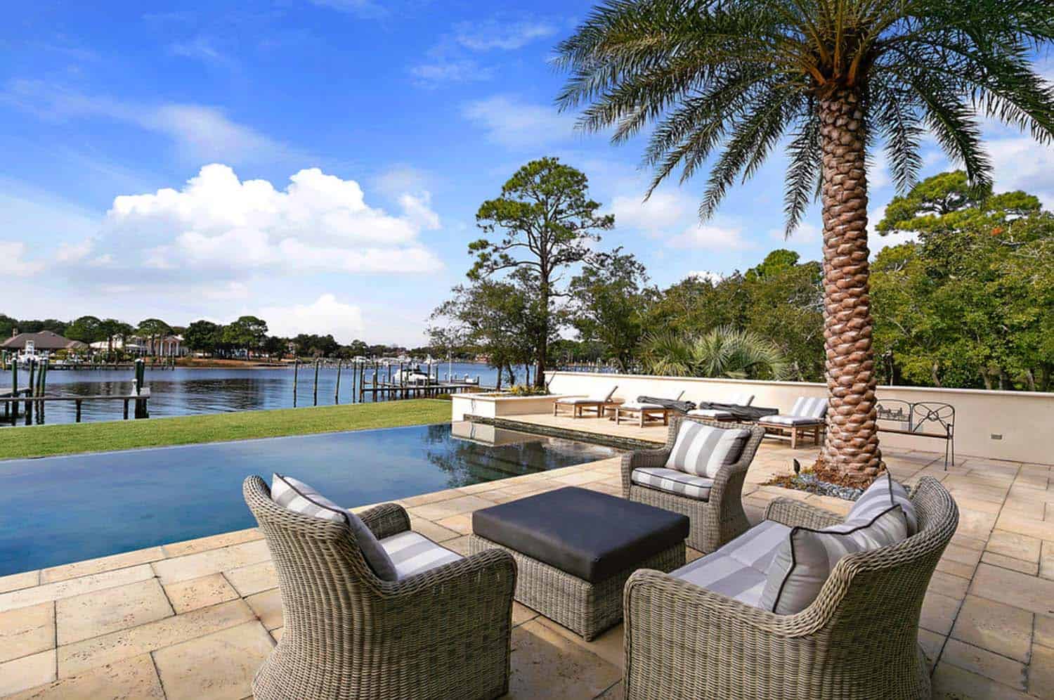 Traditional Bayfront Residence-Geoff Chick Associates-23-1 Kindesign