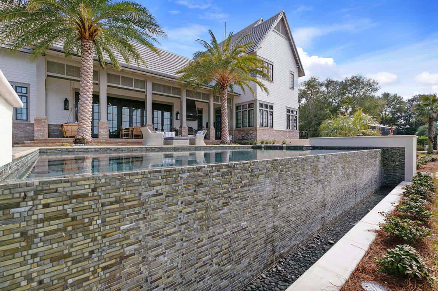 Traditional Bayfront Residence-Geoff Chick Associates-24-1 Kindesign