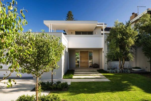 featured posts image for Renovated Australian home celebrates a relaxed beachside lifestyle