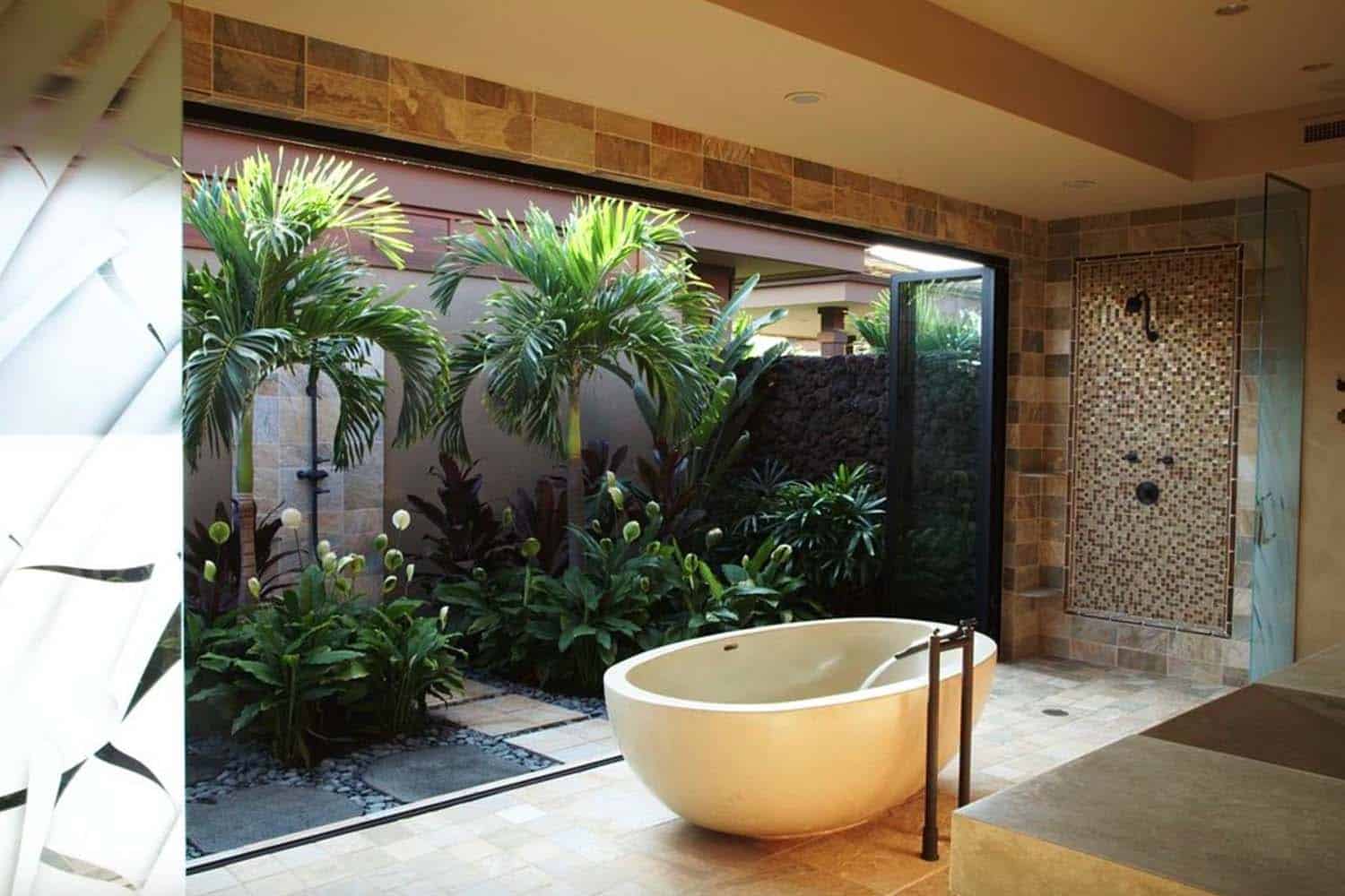 Inspiring Bathrooms Integrating Lush Gardens-08-1 Kindesign