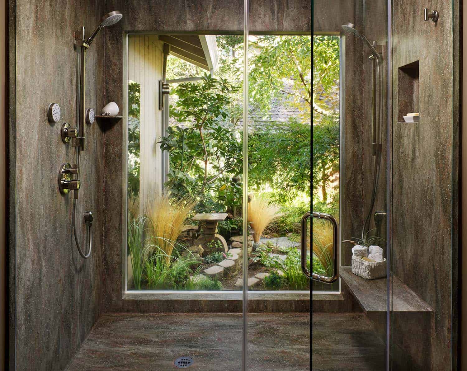 Inspiring Bathrooms Integrating Lush Gardens-16-1 Kindesign