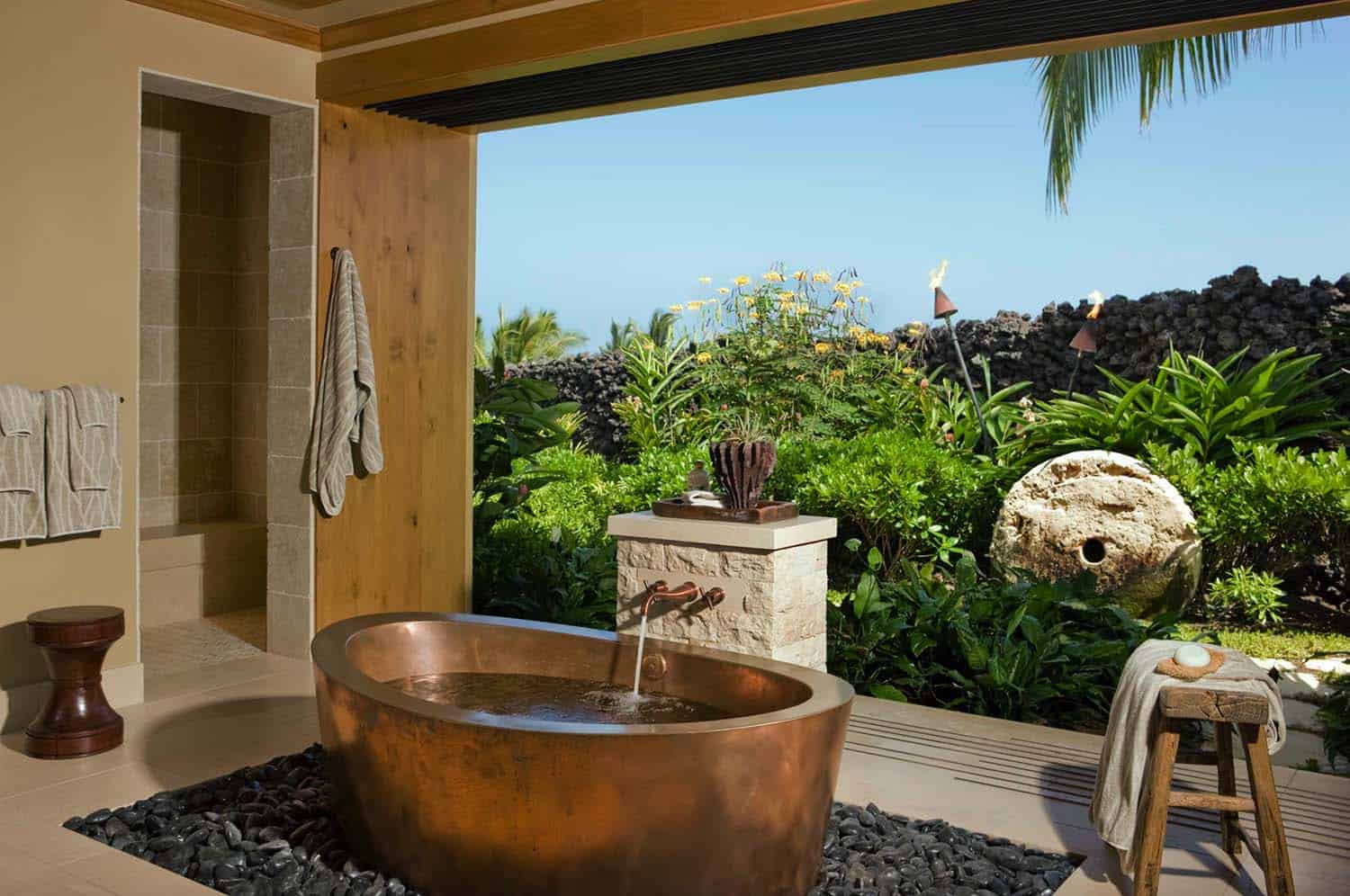 Inspiring Bathrooms Integrating Lush Gardens-17-1 Kindesign