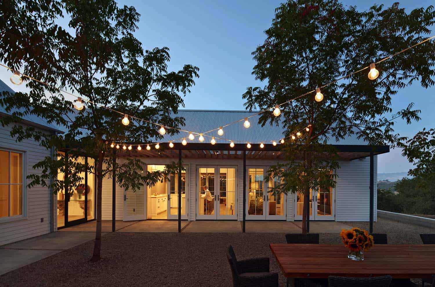 Inspiring String Light Ideas For Outdoors-15-1 Kindesign