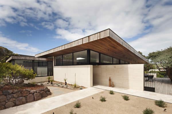 featured posts image for Coastal home in Australia showcases rammed earth and timber