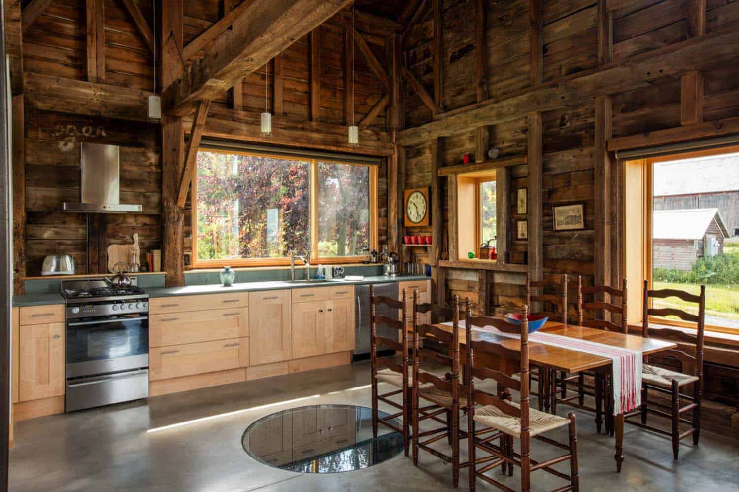 Rustic Barn Guesthouse-Joan Heaton Architects-08-1 Kindesign