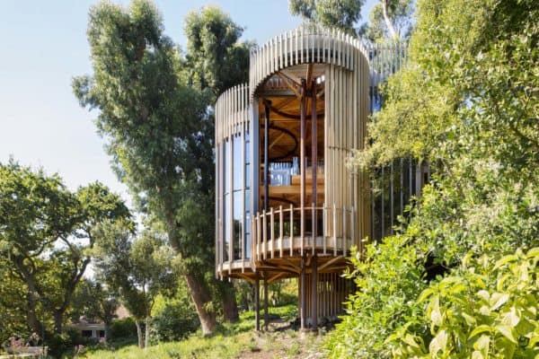 featured posts image for South African tree house hideaway surrounded by forest-like gardens