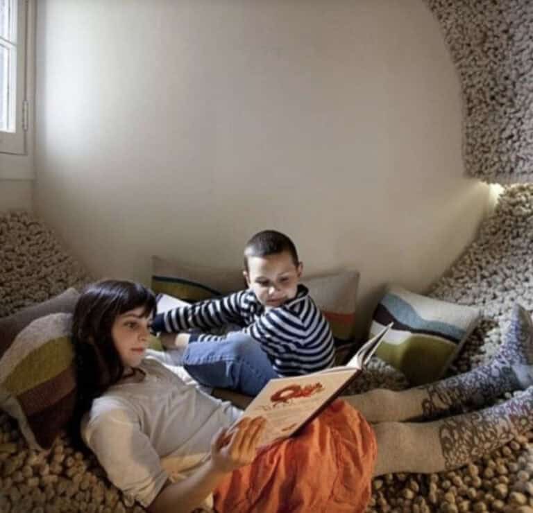 31 Incredibly Cozy Built-In Reading Nooks Designed For Lounging