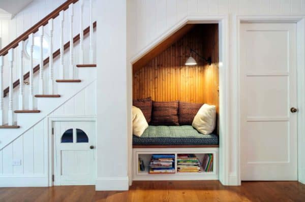 31 Incredibly Cozy Built-In Reading Nooks Designed For Lounging