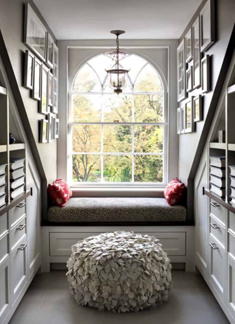 31 Incredibly Cozy Built-In Reading Nooks Designed For Lounging