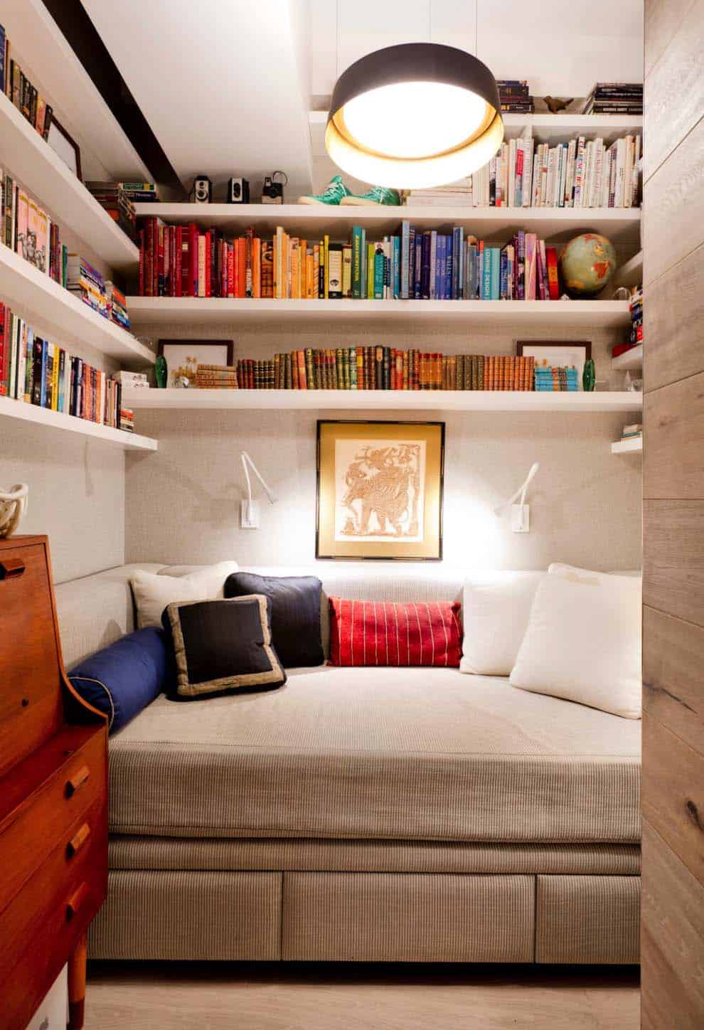 Cozy Reading Nooks For Lounging-28-1 Kindesign