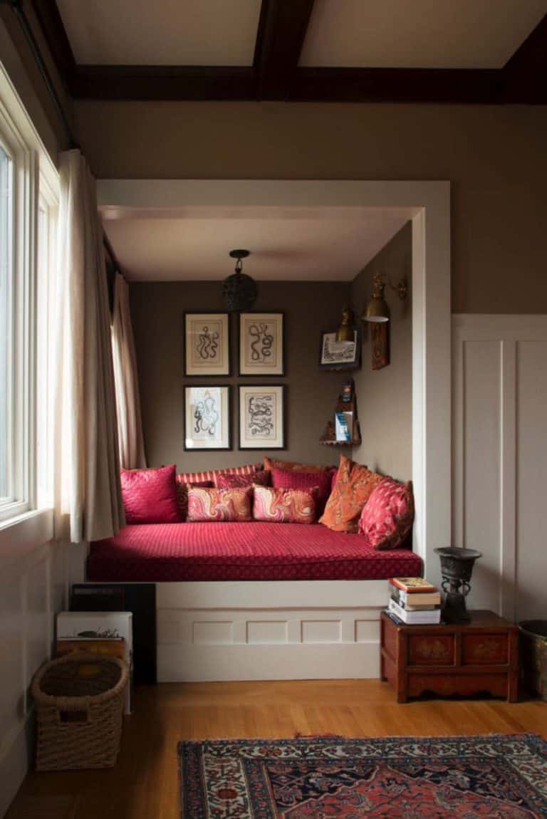31 Incredibly Cozy Built-In Reading Nooks Designed For Lounging