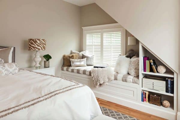 31 Incredibly Cozy Built-In Reading Nooks Designed For Lounging