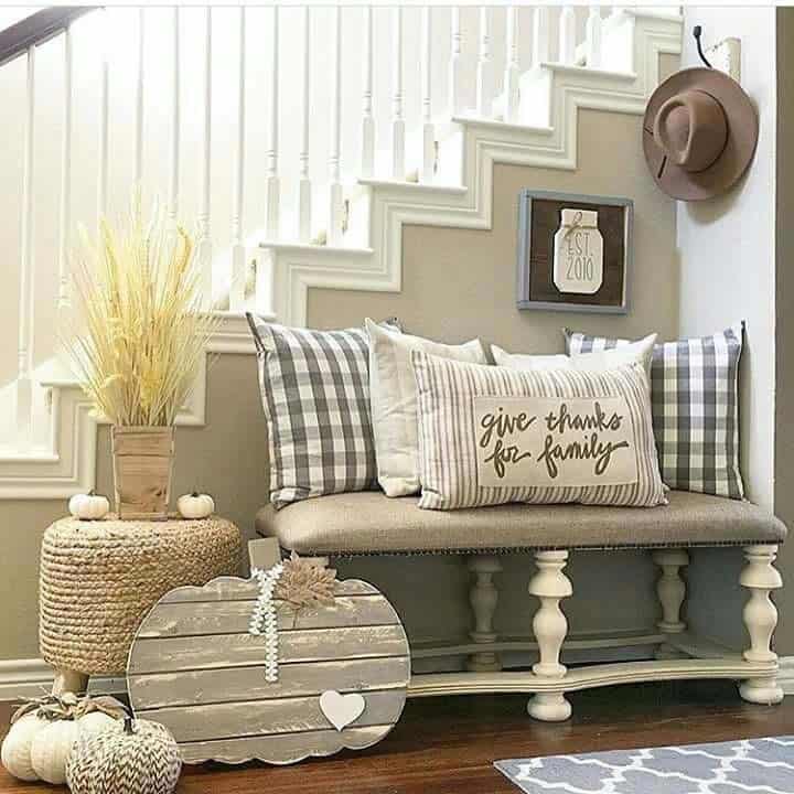 Fall-Inspired Entryway Decorating Ideas-03-1 Kindesign