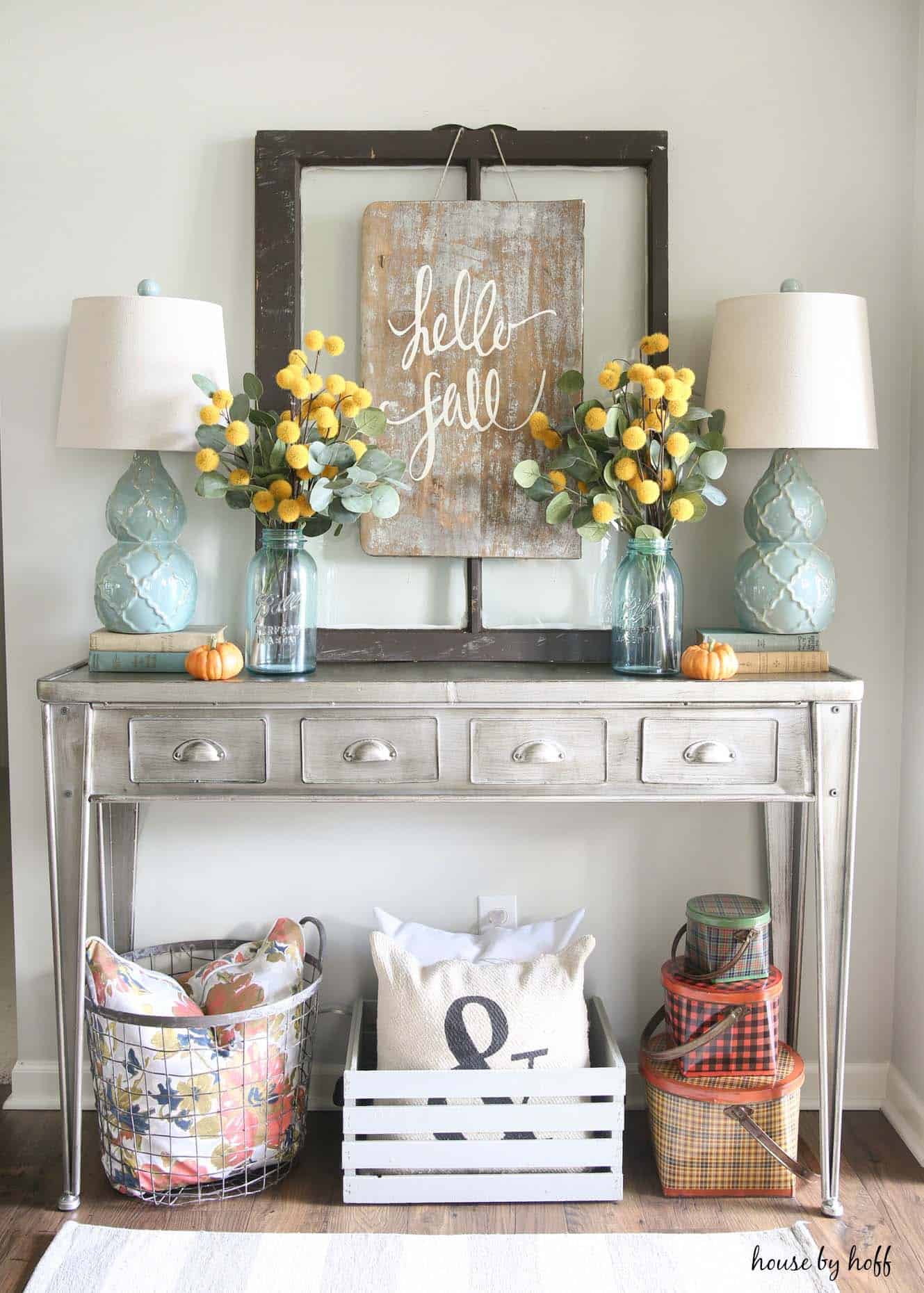 Fall-Inspired Entryway Decorating Ideas-09-1 Kindesign