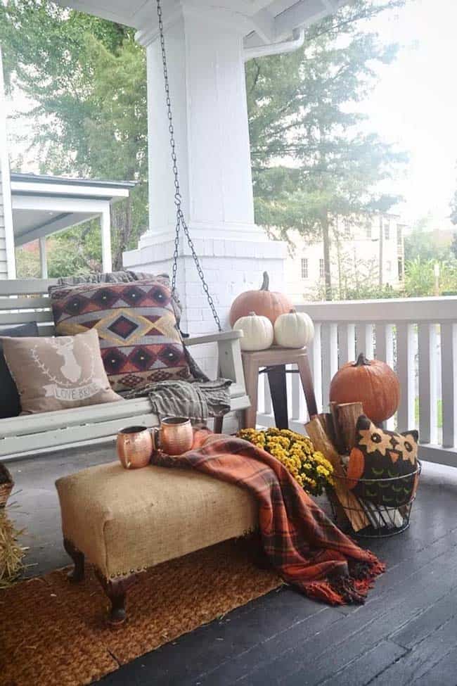 Fall-Inspired Outdoor Living Spaces-26-1 Kindesign