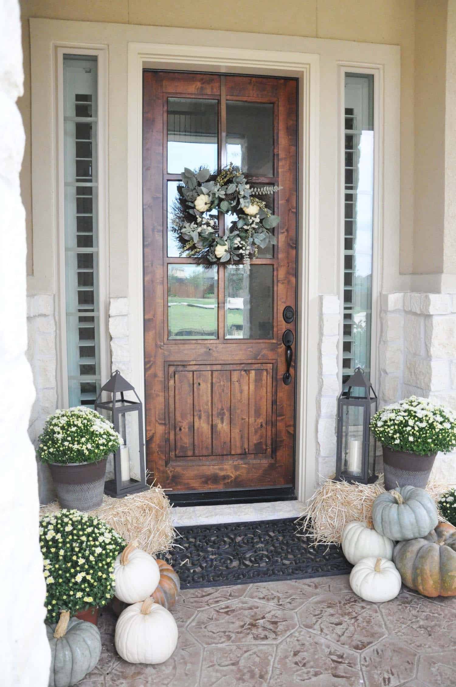 Fall Front Door Decorating Ideas-23-1 Kindesign
