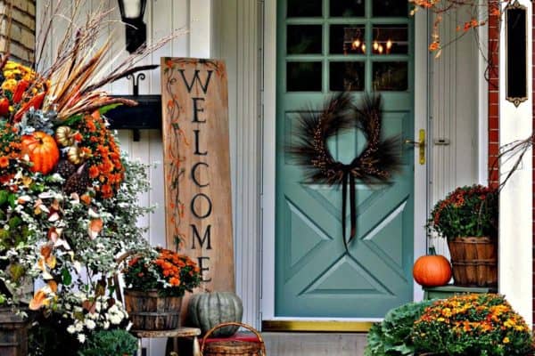 featured posts image for 40 Amazing ways to decorate your front door with fall style