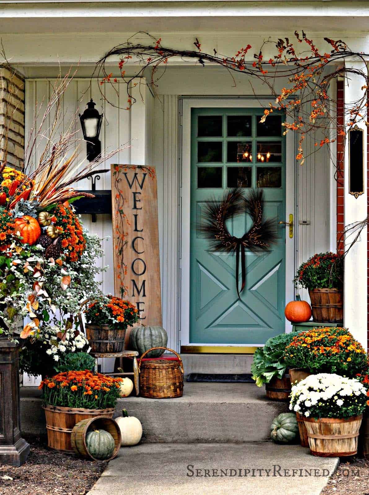 Fall Front Door Decorating Ideas-32-1 Kindesign