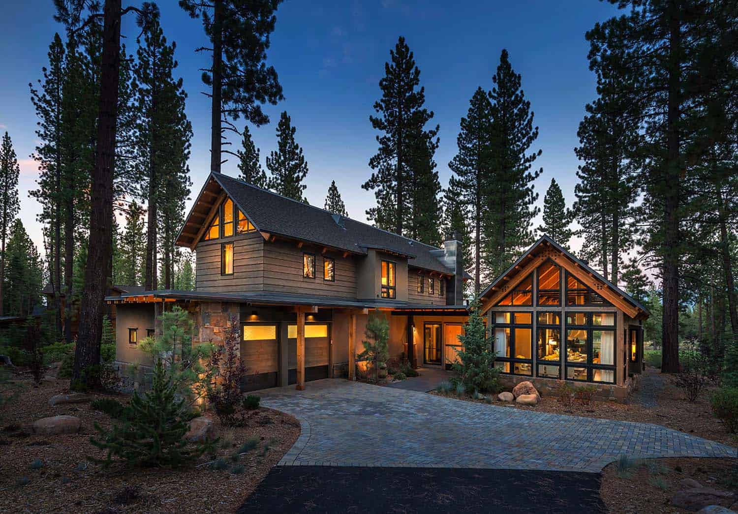 Rustic Mountain House-Ward Young Architects-01-1 Kindesign