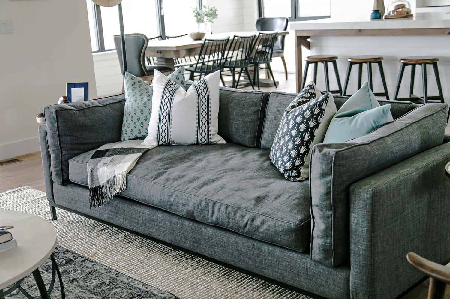  Modern Farmhouse Style Interior-05-1 Kindesign
