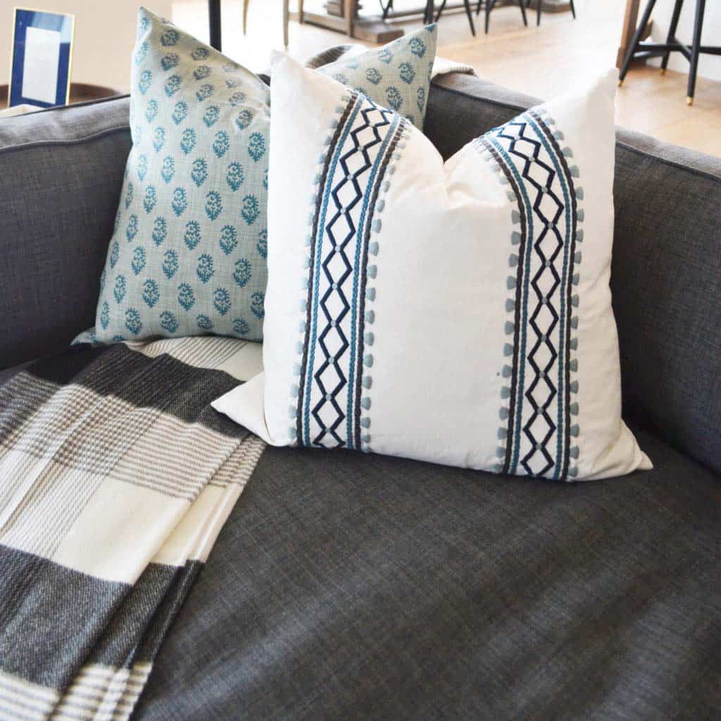  Modern Farmhouse Style Interior-30-1 Kindesign
