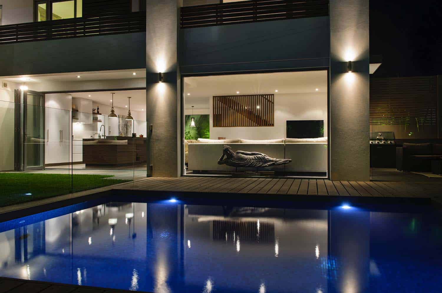 Renovated Contemporary Home-Capital Building-20-1 Kindesign
