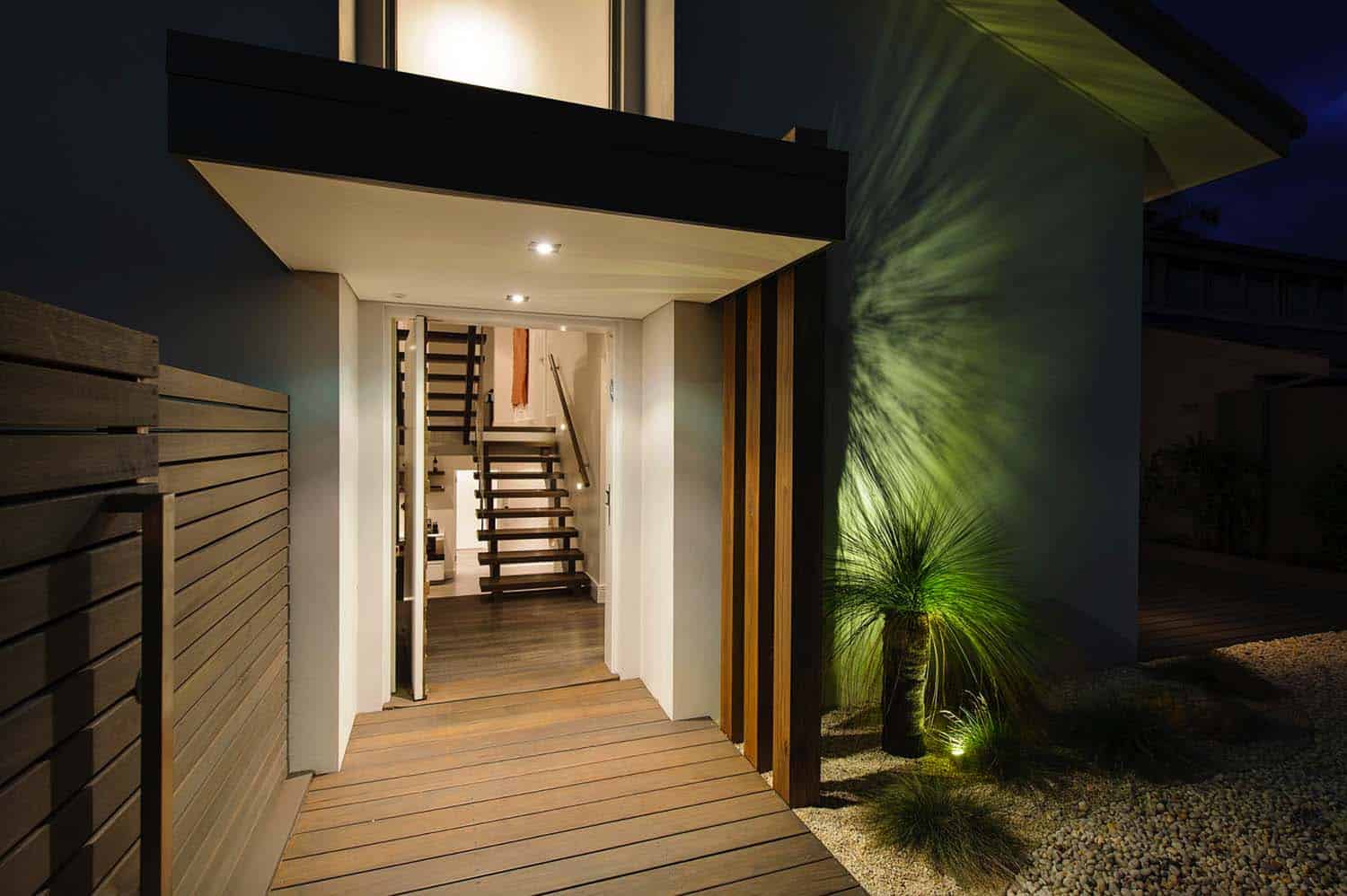 Renovated Contemporary Home-Capital Building-24-1 Kindesign