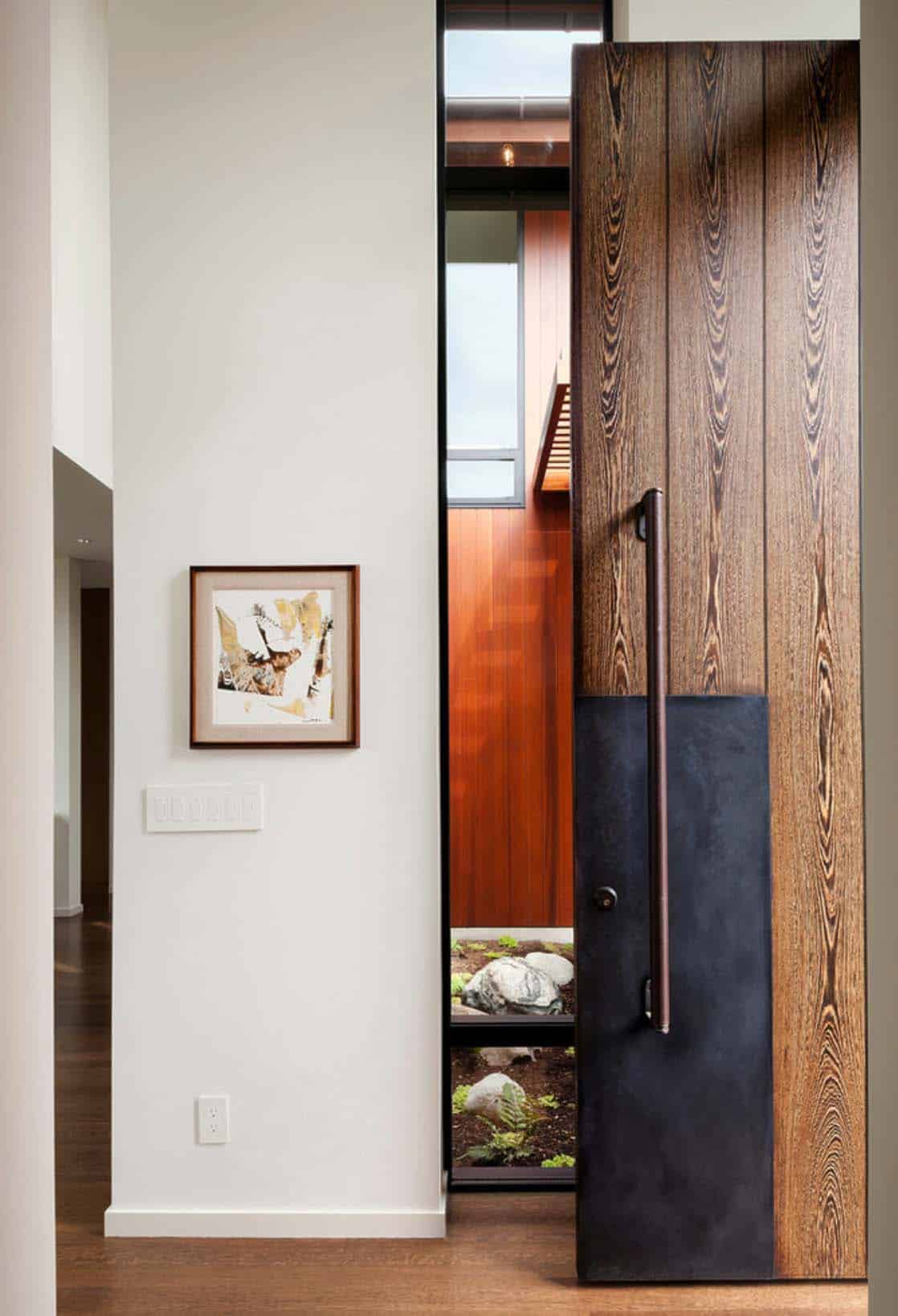 Contemporary Hillside Home-Sundberg Kennedy Ly-Au Young Architects-03-1 Kindesign
