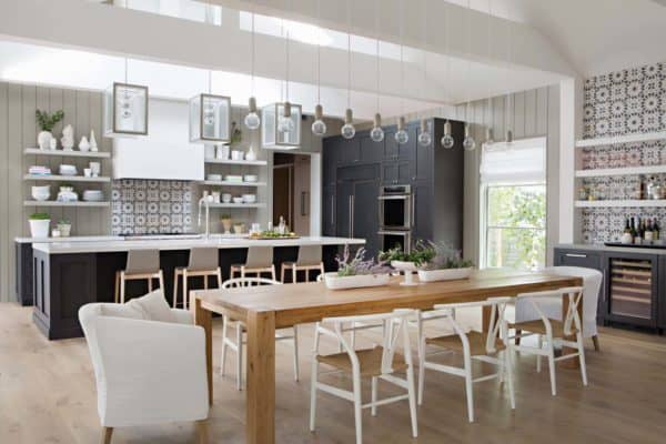 featured posts image for Chic modern farmhouse in Newport Beach with emphasis on entertaining