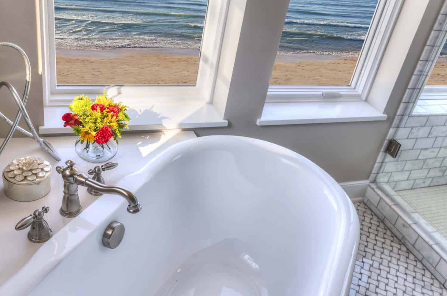 Refined Beachfront Retreat-Mike Schaap Builders-13-1 Kindesign
