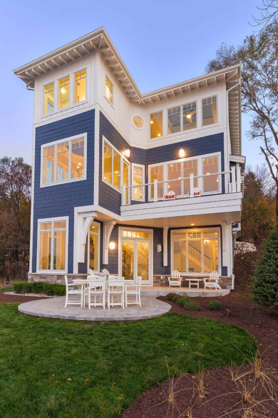 Refined Beachfront Retreat-Mike Schaap Builders-21-1 Kindesign