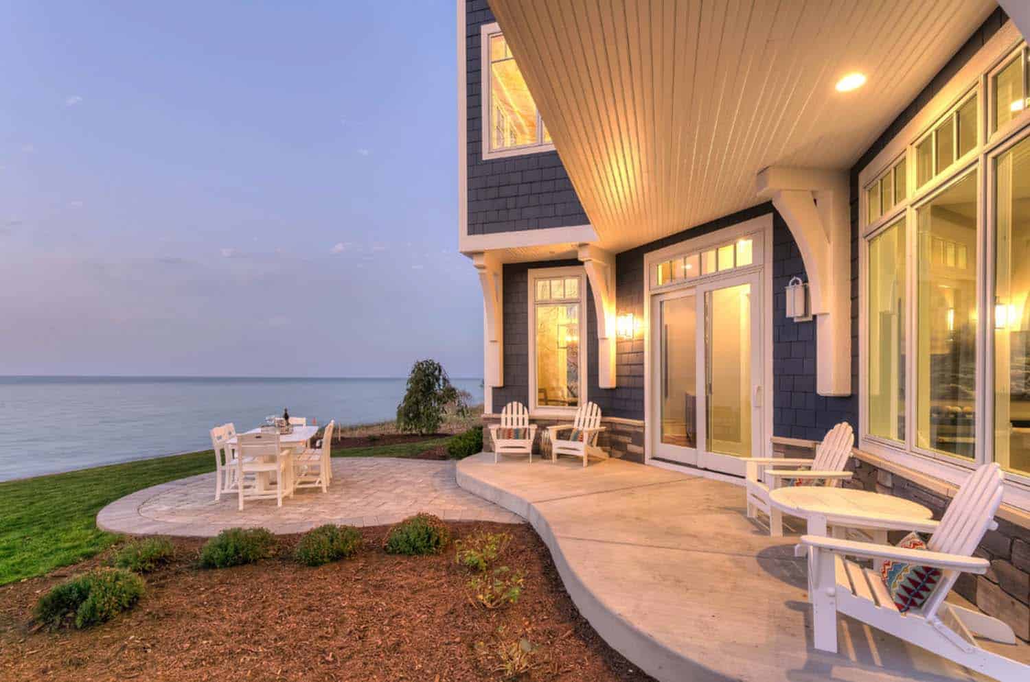 Refined Beachfront Retreat-Mike Schaap Builders-22-1 Kindesign