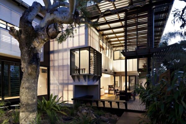 featured posts image for Tropical coastal dwelling merges indoor-outdoor living in Australia