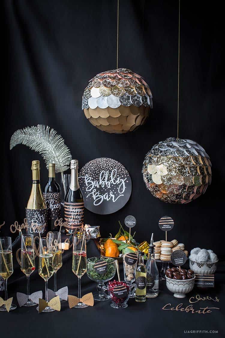 Glamorous Party Table Settings For New Years Eve-01-1 Kindesign