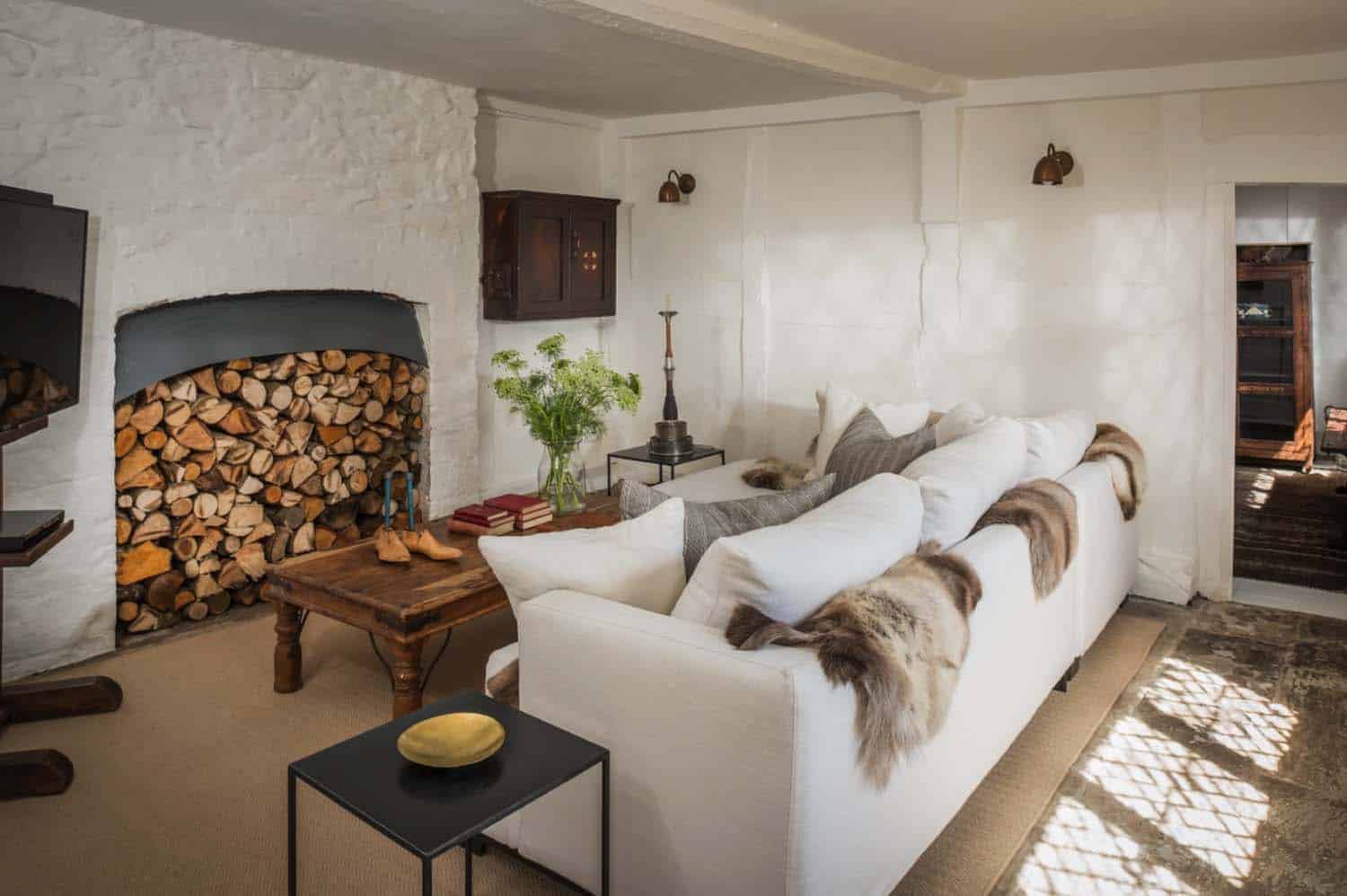 Luxurious Riverfront Cottage-Self-Catering-16-1 Kindesign