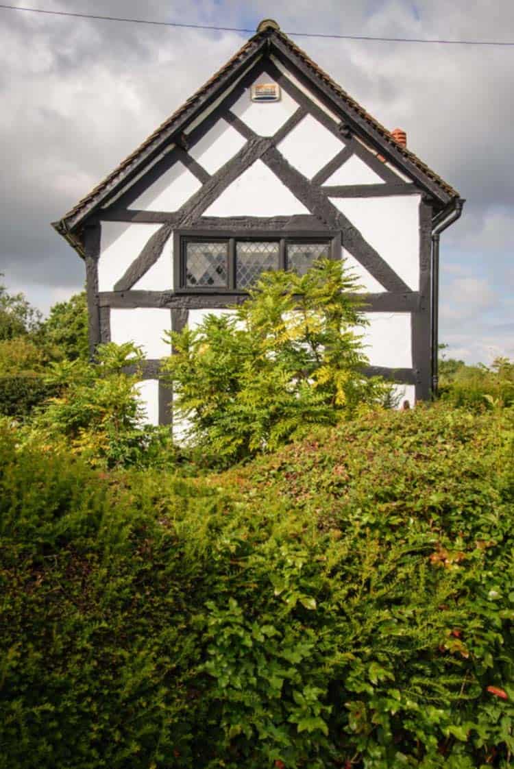 Luxurious Riverfront Cottage-Self-Catering-24-1 Kindesign