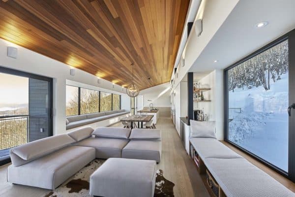 featured posts image for Modern ski chalet nestled in snowy slopes of the Laurentian Mountains