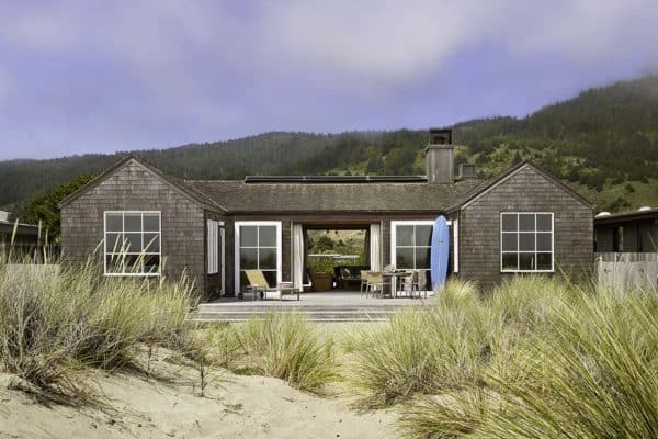 featured posts image for Weathered beach house retreat overlooking the Pacific Ocean