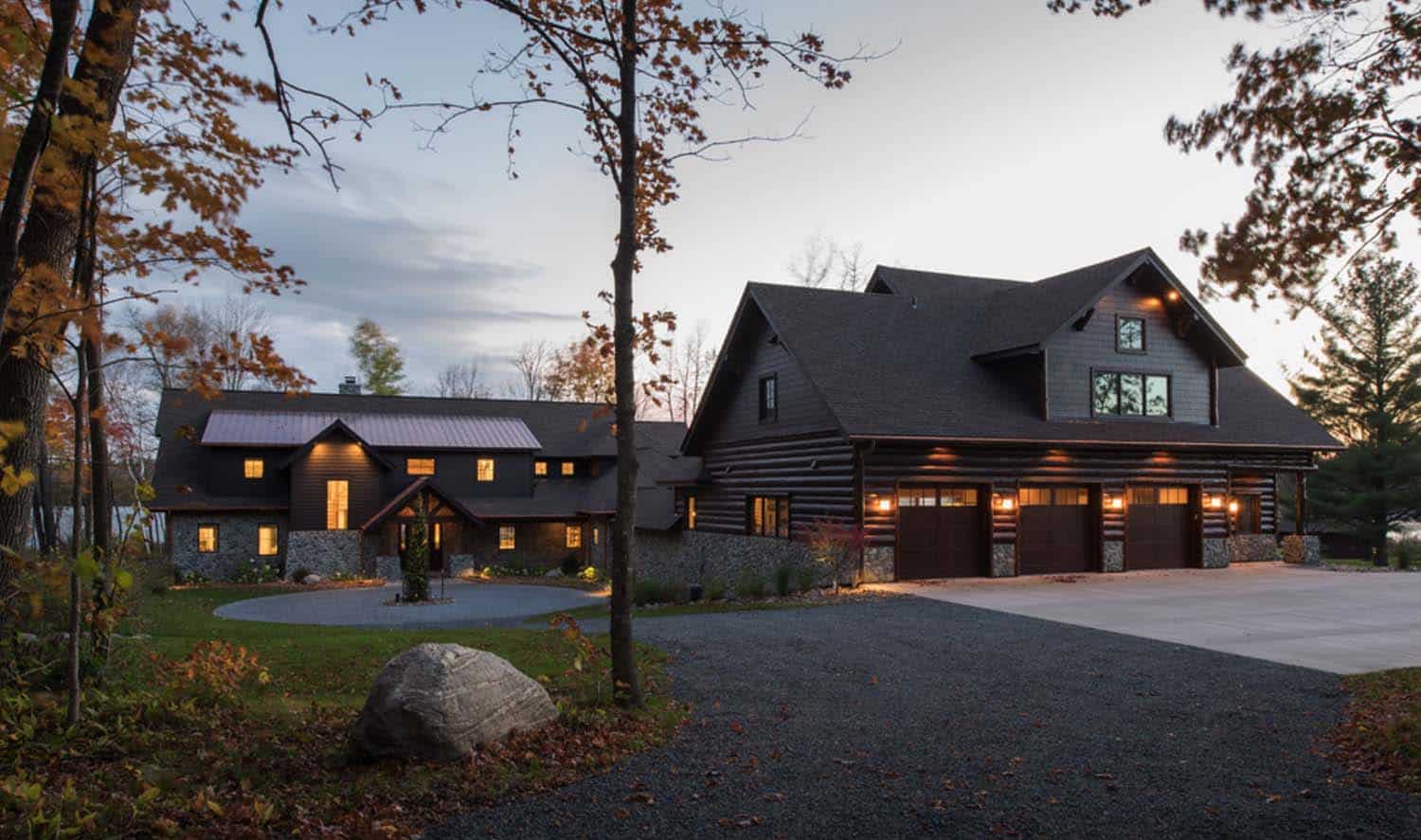 Lodge-Style Lake House-Nor-Son Builders-01-1 Kindesign