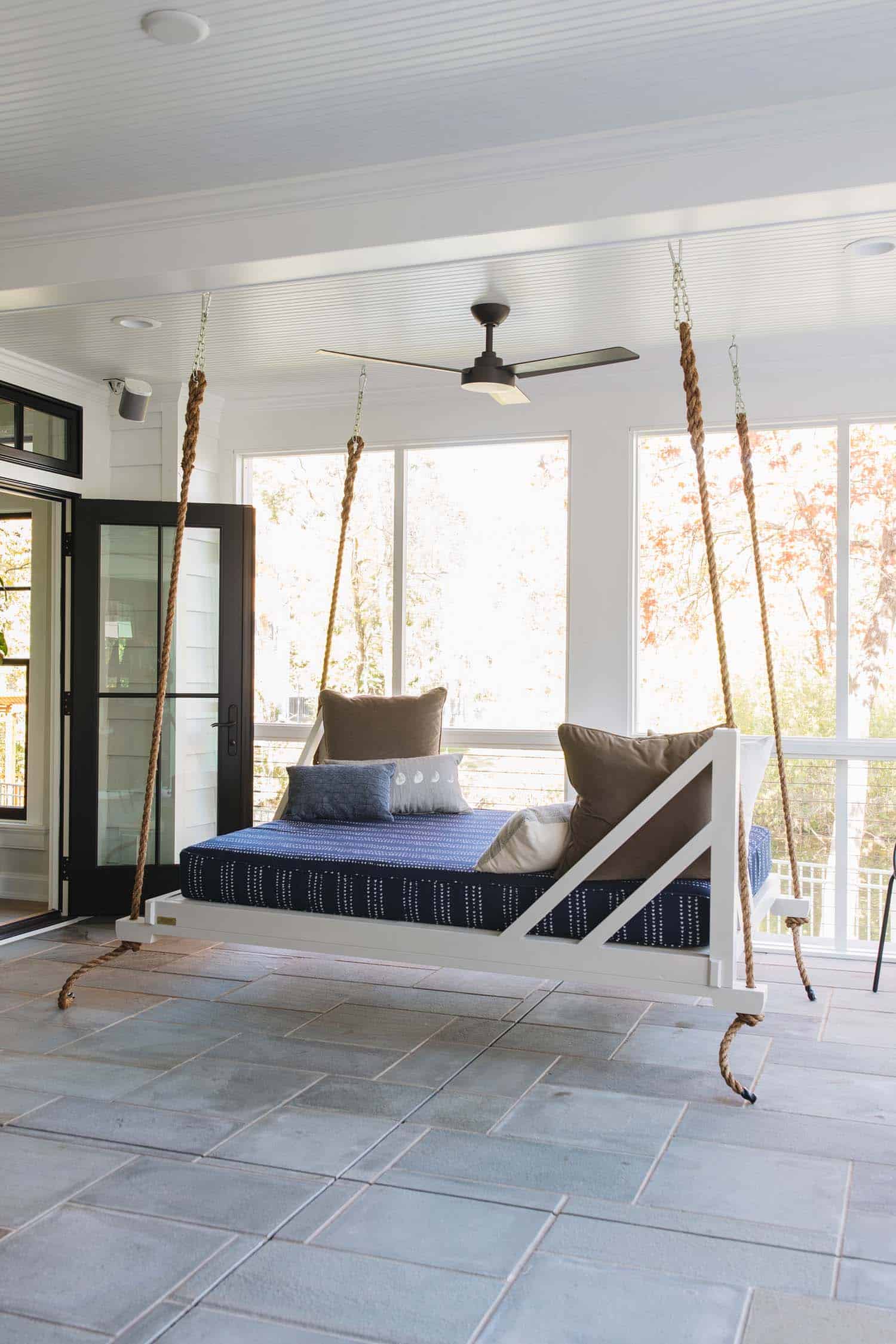 Modern Farmhouse Style-Jean Stoffer Design-18-1 Kindesign