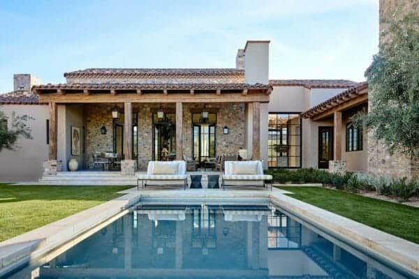 featured posts image for Mediterranean-inspired home with rustic details in the Sonoran desert