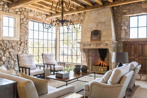 featured posts image for Mediterranean-style dream home with rustic interiors in the Arizona desert