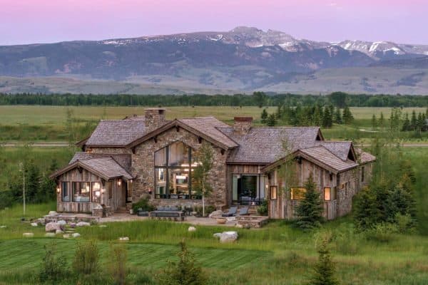 featured posts image for Timber frame home has a breathtaking backdrop of Wyoming’s mountains