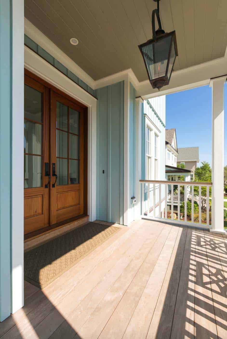 Coastal Style Entryway