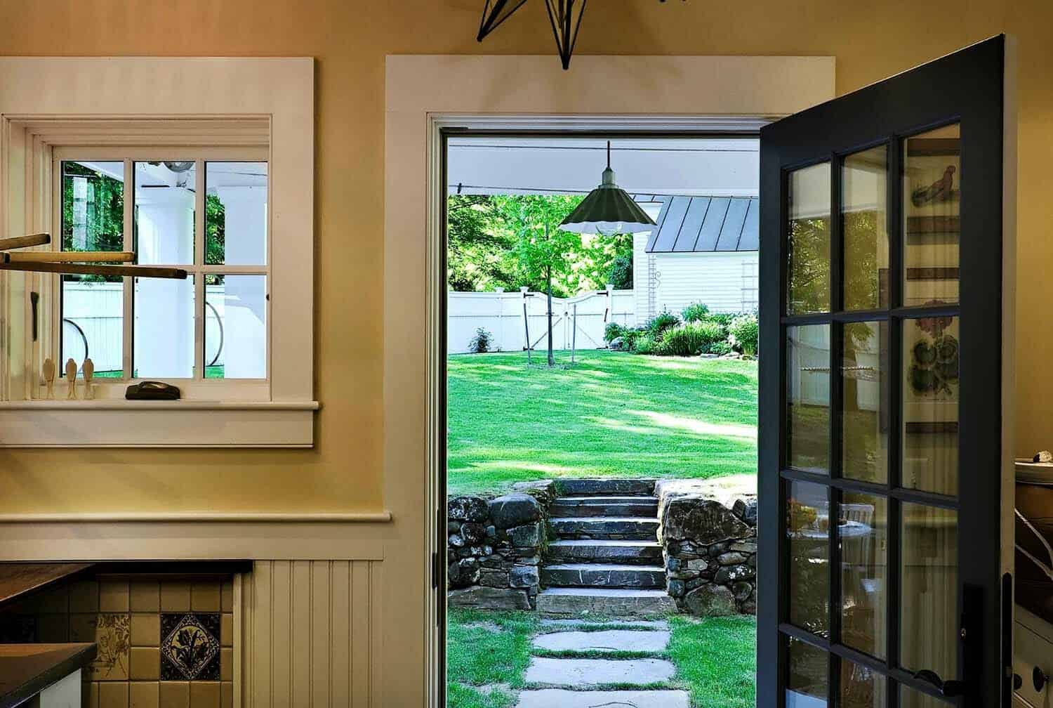 traditional-laundry-room