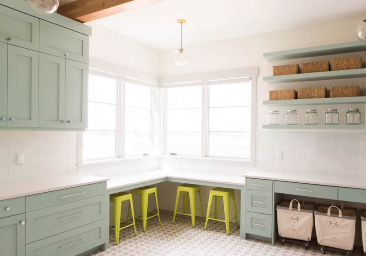 farmhouse-style-laundry-room