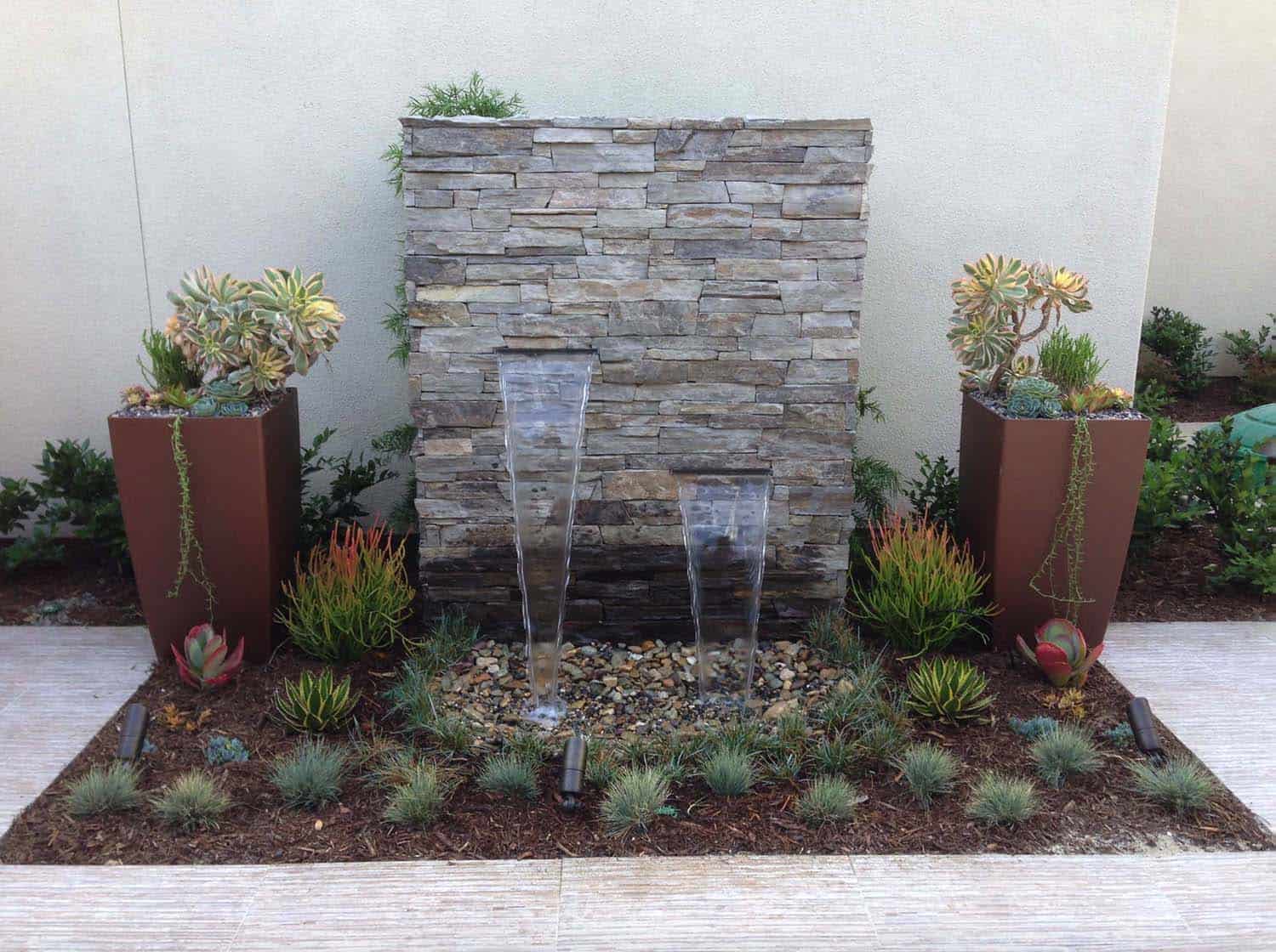 Outdoor Garden Fountain Idea