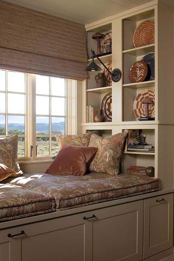 ranch-rustic-window-seat