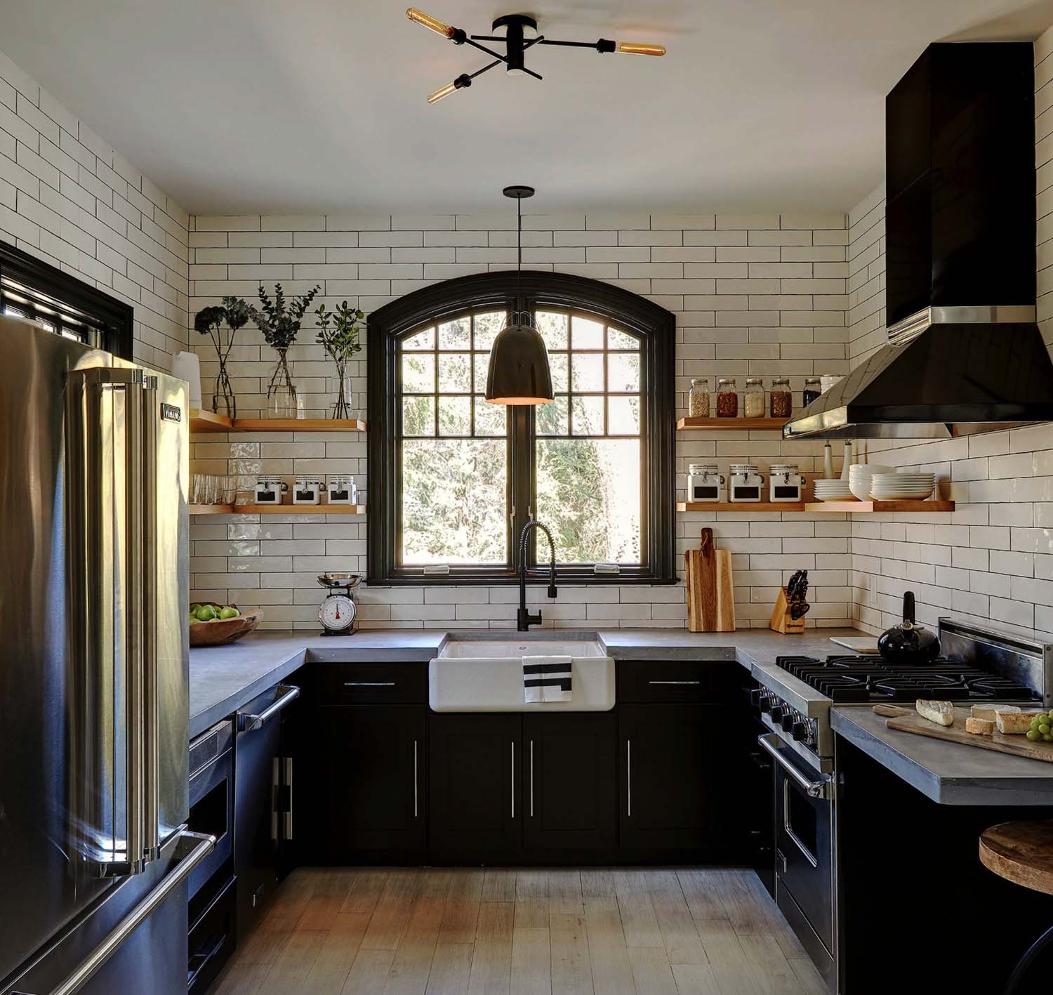 farmhouse-kitchen